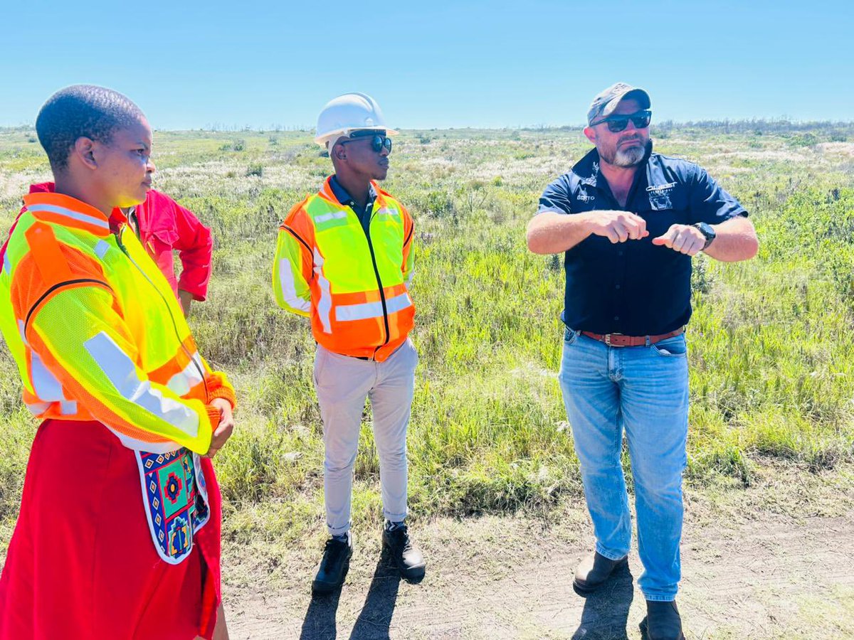 NMandelaBaymuni's tweet photo. UPDATE: Power Supply Disruption in Summerstrand and Walmer
Thursday, 12 March 2026 | 12:45

Member of the Mayoral Committee for Electricity and Energy, Cllr Ziyanda Mnqokoyi, is currently on site with contractors at the Chelsea–Arlington–Walmer.

https://t.co/k2v5v5rQlF https://t.co/s1kefdYTii