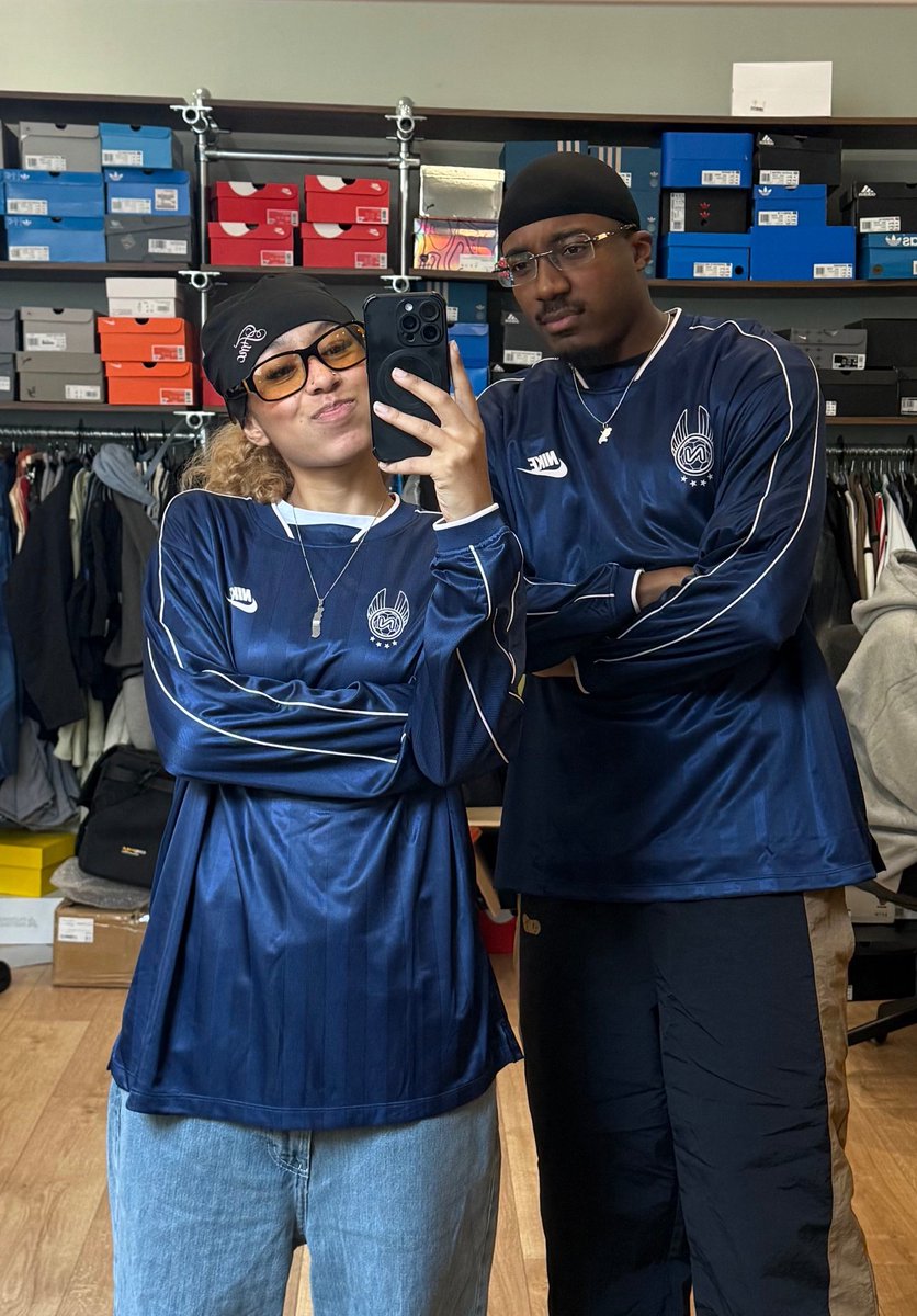 CaminoTV's tweet photo. Un maillot manches longues bleu satiné comme ça c'est bien mignon

https://t.co/owPJl0abmw 55€▶️30€ https://t.co/8C76EtGuxJ