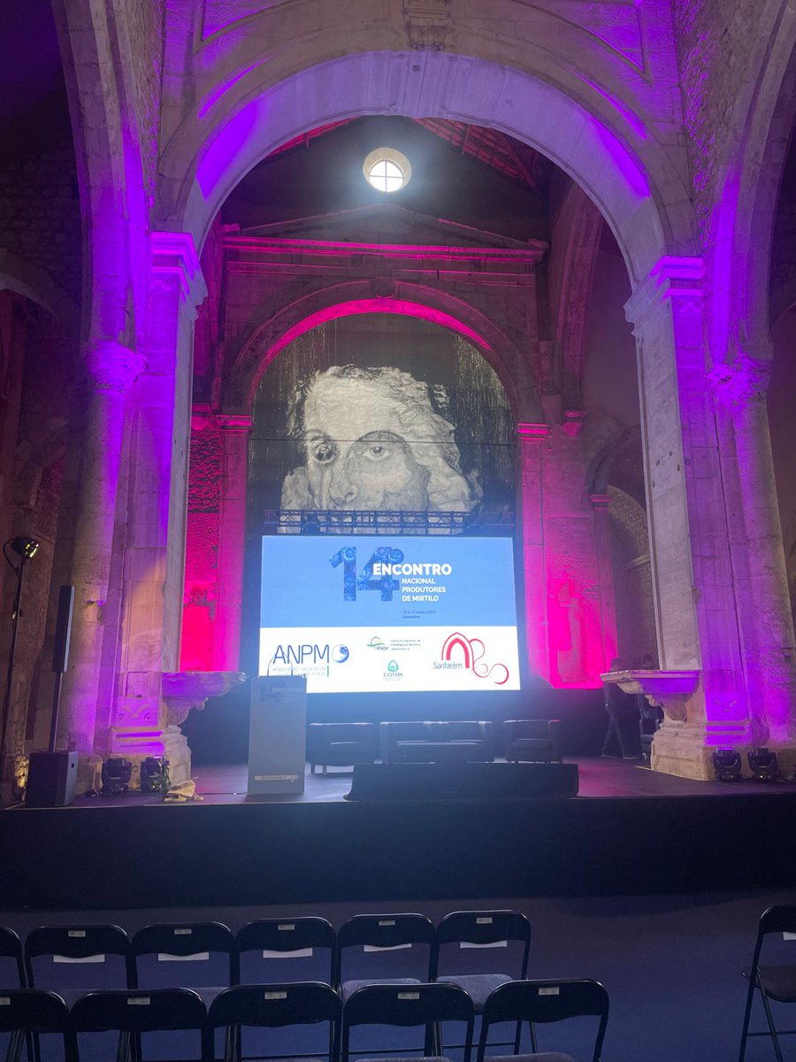 JHUESASL's tweet photo. La calidad del mirtilo también del 💦

Estamos en Santarém (Portugal) en el 14.º Encontro Nacional de Produtores de Mirtilo 🫐 , organizado por la Associação Nacional de Produtores de Mirtilo (ANPM).

En @JHUESASL seguimos de cerca la evolución del sector https://t.co/LJGmQI5f8S