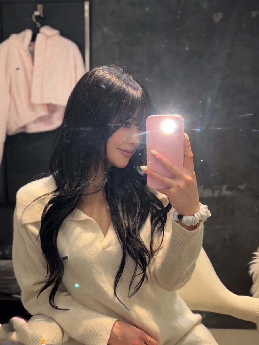 やしろなな tweet media