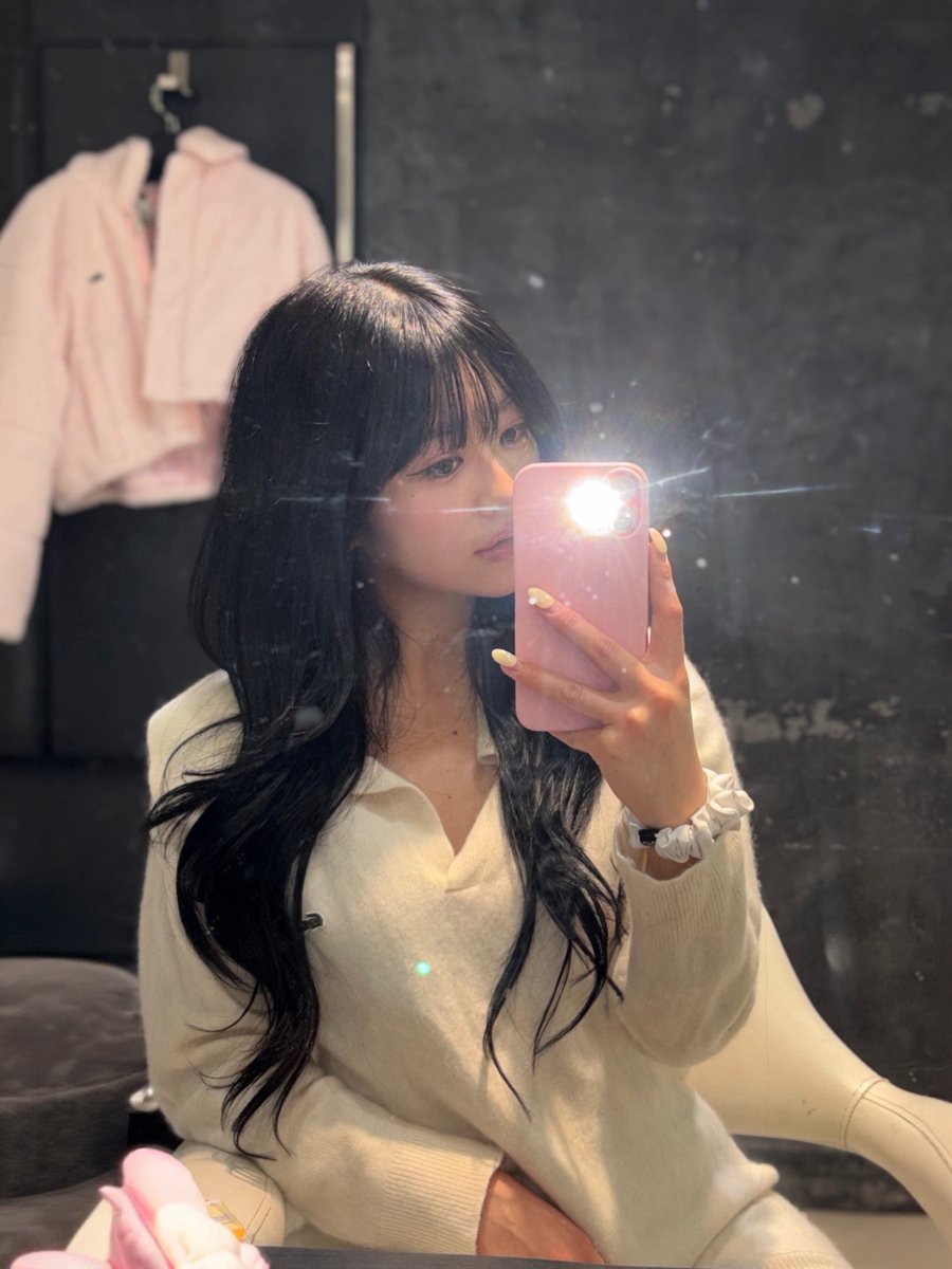 やしろなな tweet media