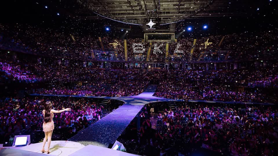 A•M LIGHT BOX tweet media