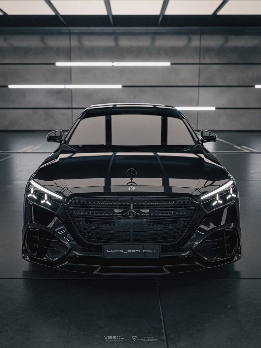 mbmaybachfans's tweet photo. New Facelift 2027 S-Class is very attractive and aggressive 🦈 Rate it 1-10!

📸: @lidar_project (IG) https://t.co/LB2nK41Mi5