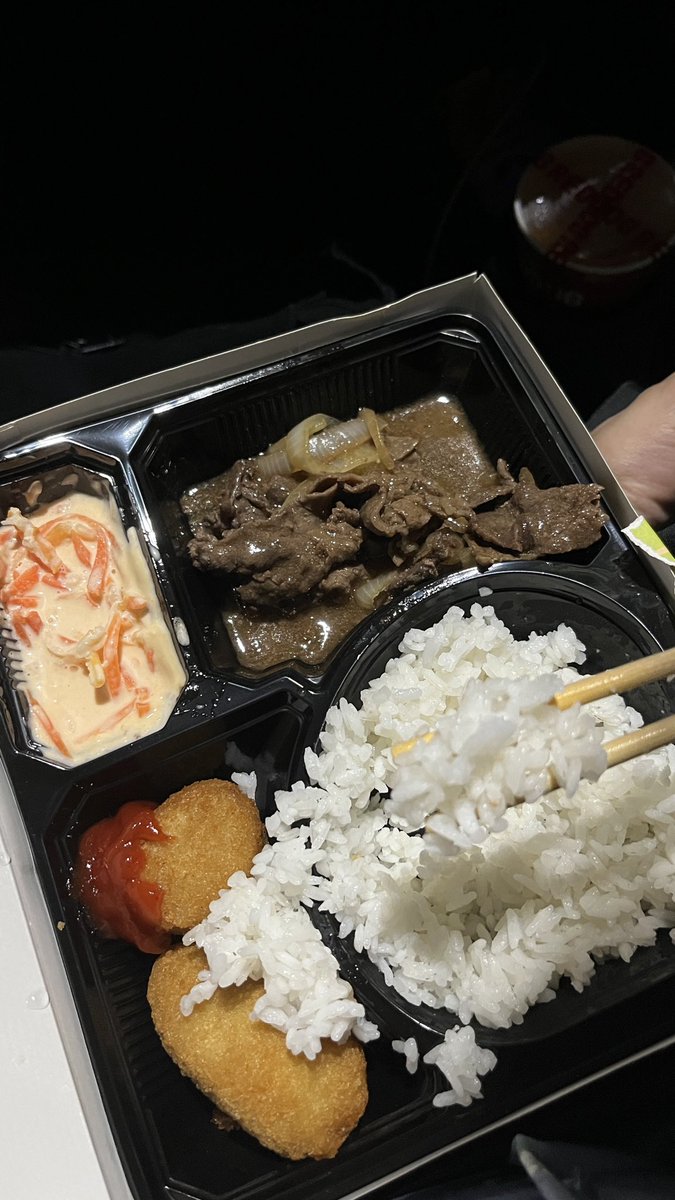 Revi Pratiwi tweet media