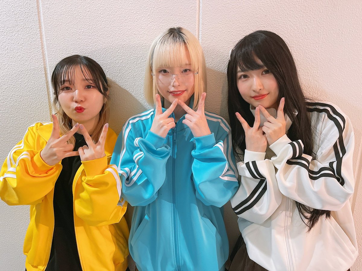 2winkle_wink's tweet photo. 本日はご来場ありがとうございました🫧
久しぶりのゆいちゃん🥁との演奏でした🎶

次のライブは15日渋谷DESEOさんで黒川音ちゃん誕生日イベントです🎤
2winkle winkで一曲ご出演頂くのでお楽しみにー🙌✨✨ https://t.co/auoFWMX6fK