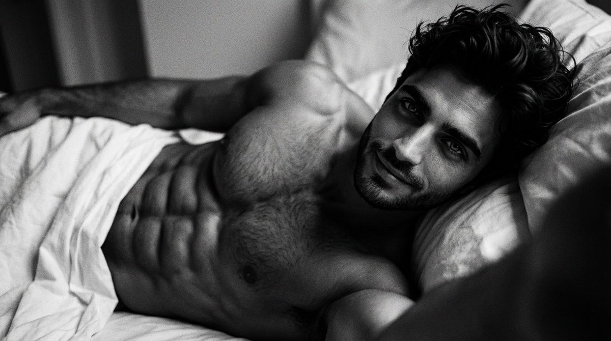 iamlucaferrano's tweet image. Buongiorno mi amore ♥️ 

#italianboy #pics #bedroom #loveyou #12Mar
