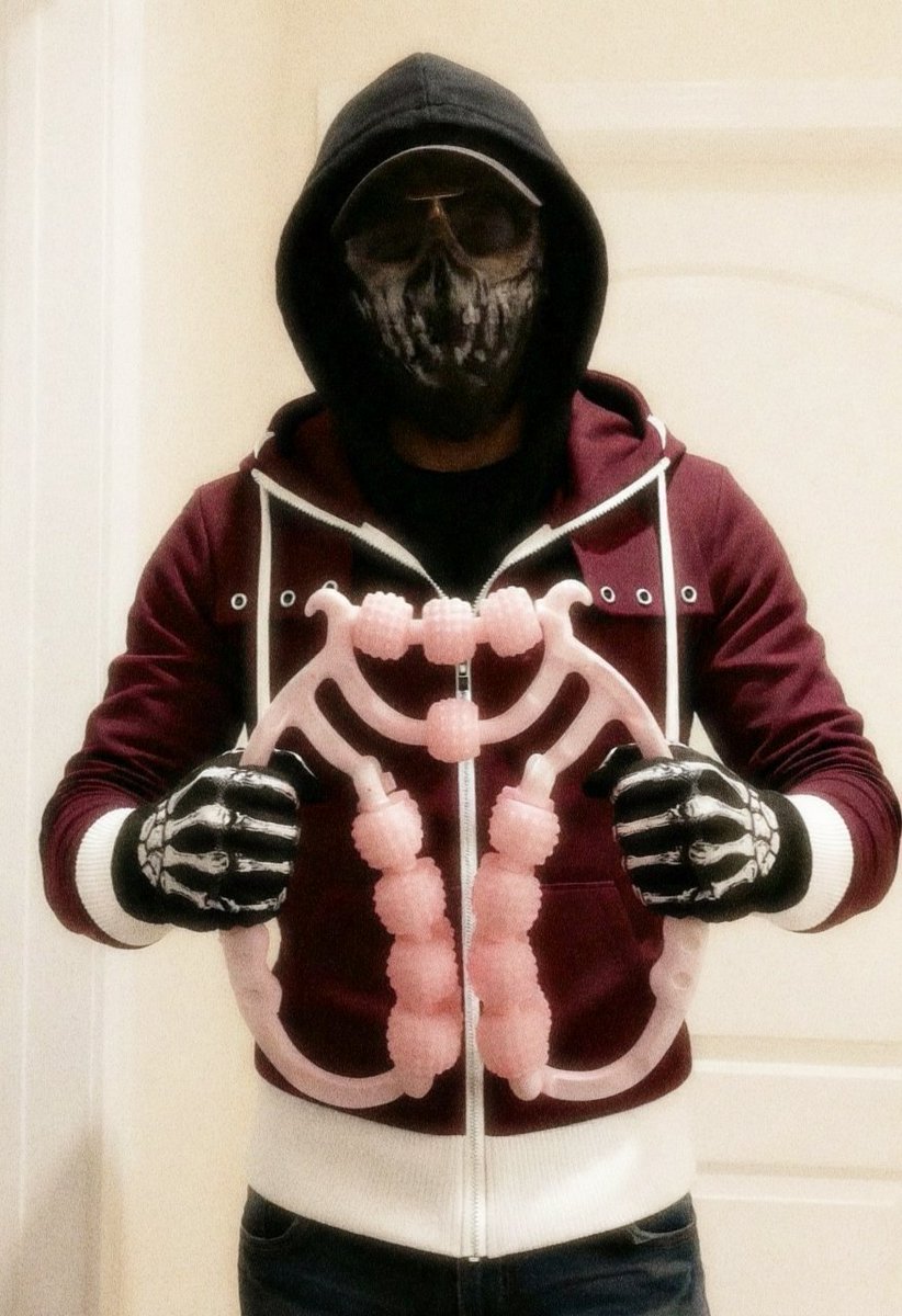 ShaddysGirl's tweet photo. Shad said that this thing should be qualified as crime against humanity, just for its existence. But he likes it's shape of female hips.
Idk what is he yapping about, it's obv a ladybug shape.
#irlblog #boyfriend #relationships #dailylife #selfcare #love https://t.co/W21JiXwhhl
