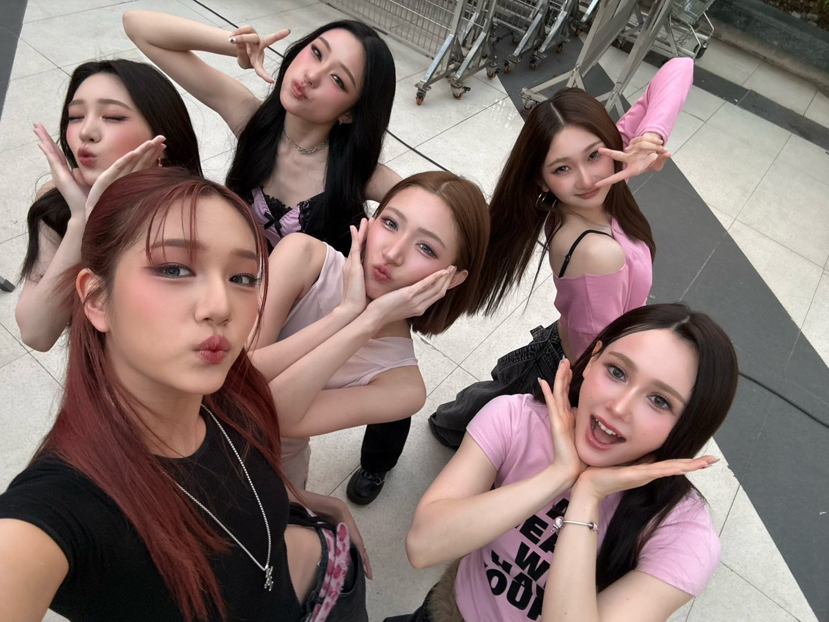 อยากเจอแล้วง่าาาาา🐱🧡
#FELIZZPawsUpStage4

📅 TODAY | 6.30 PM
📍 Parc Paragon, Siam Paragon

#FELIZZ
#RISERMUSIC