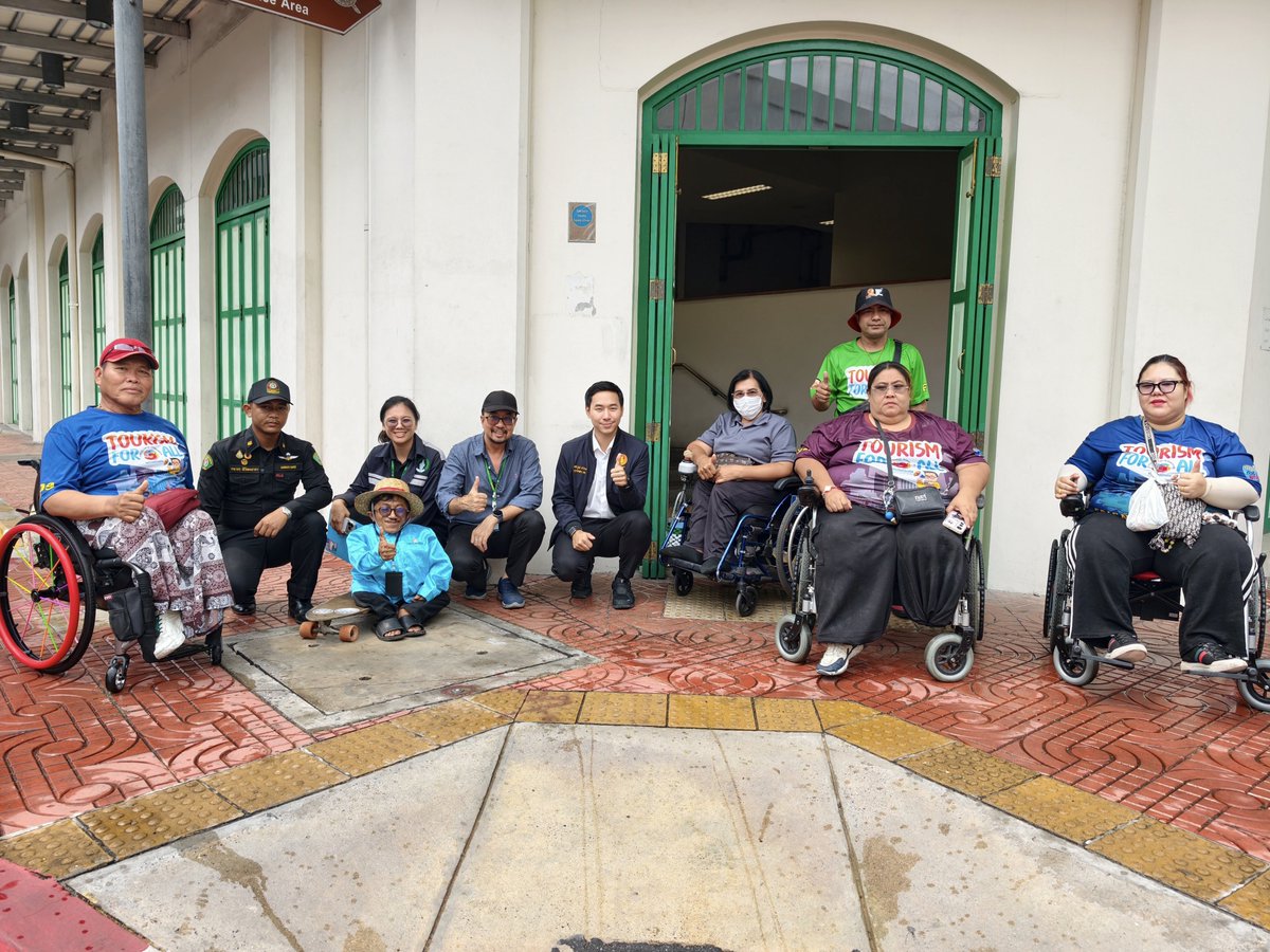 ปารเมศ บูม สส กทม เขต 1 tweet media