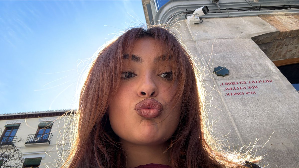 ESQ Q BIEN LE QUEDA ESE FLEQUILLO