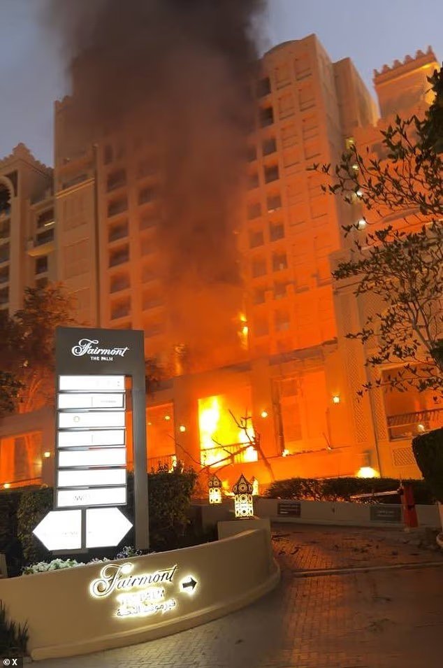 🔴İngiliz gazete Dubai Bitti manşetini attı

📌Bölgesel çatışma ve savaş riski nedeniyle yabancılar Dubai’yi terk ediyor

📌Turizmde çöküş yaşanıyor, şehir adeta hayalet kente döndü

📌Binlerce expat çalışan güvenlik endişesiyle ülkeyi bırakıyor

📌Bazı yabancılar evcil