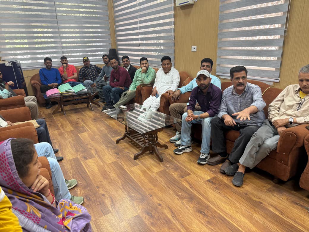 Sunil_SharmaBJP's tweet photo. Chaired an organisational meeting with senior leaders of #Padder in Jammu. Discussed ways to strengthen the party's outreach & engagement in the region. https://t.co/fxFHeuG9dC
