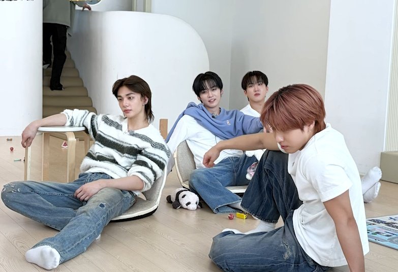 𐐪𐑂 liciees tweet media