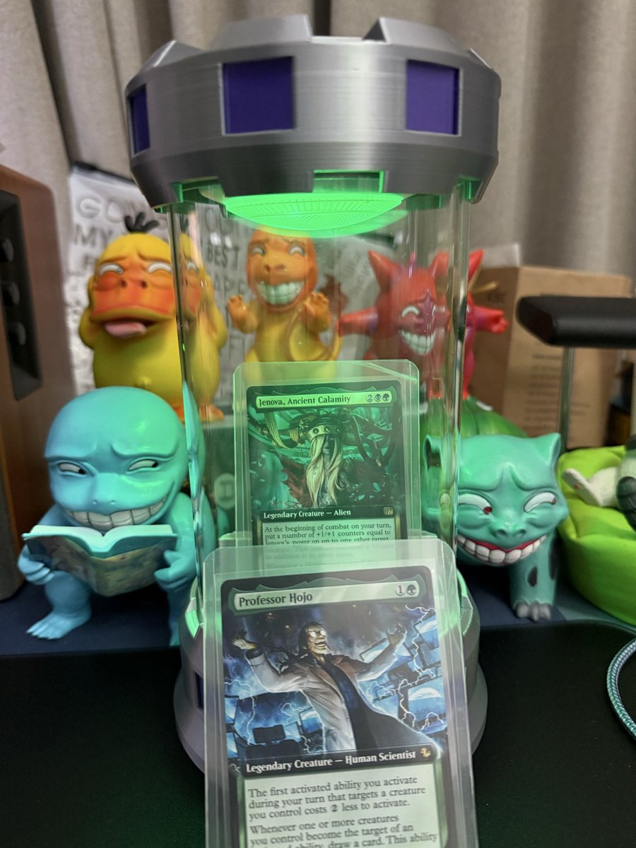 I found another use for my Mewtwo cloning tube slab display. It’s still lore accurate. 😂

#ff7 #MTGxFinalFantasy