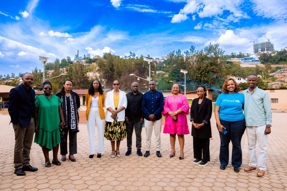 Yesterday, along with our Partners we piloted the Resilience in Secondary Education (RISE) programme across <a href="/CityofKigali/">City of Kigali</a> , visiting learning sites in all districts where learners were actively engaged in class and supported by dedicated facilitators.

Implemented in partnership