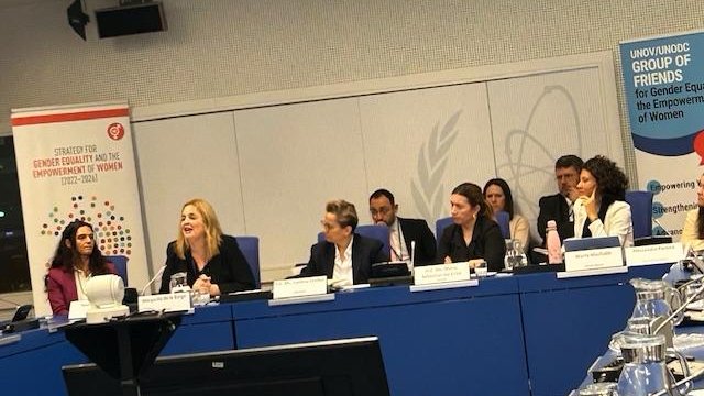 MisionVienaOI's tweet photo. En #CND69 🇪🇸 impulsa la igualdad de género en instituciones de control de drogas con evento “Who Designs Drug Policy? Women’s Leadership in Drug Control and Justice Institutions” coorganizado por GoF Género de UNODC moderado por @alessandra_prr
@PNSDgob @CITCO @fiscal_es @MAECgob https://t.co/CjxegwyDjk