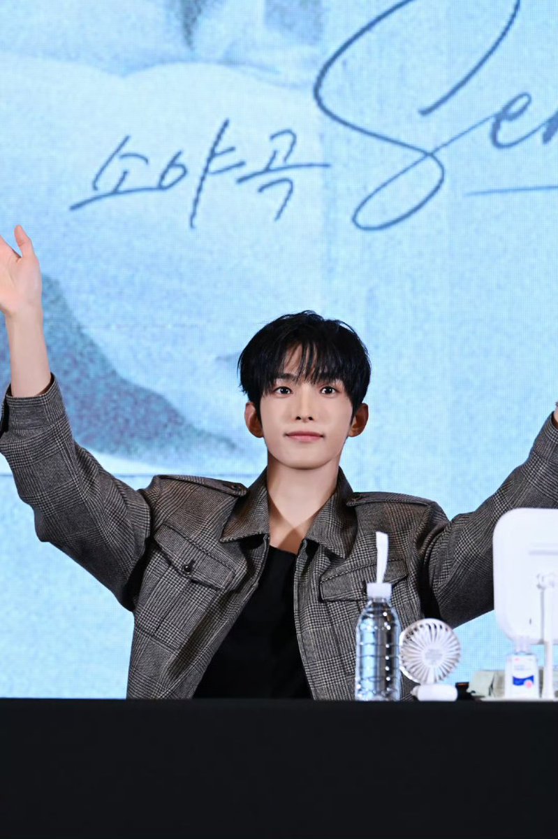 yizhiyu weibo update with dokyeom! #도겸