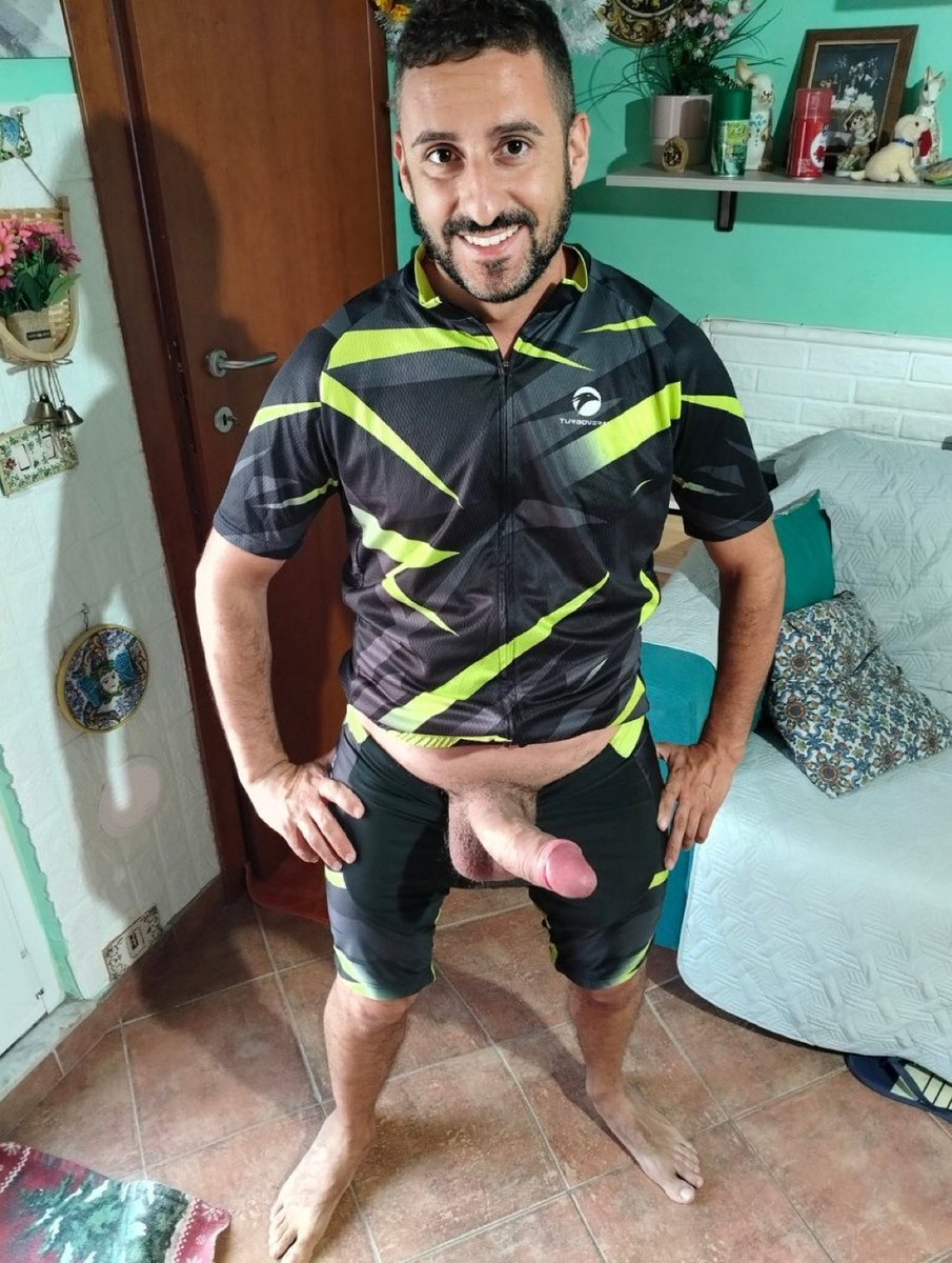 DAD HOT 👅 (60K) tweet media
