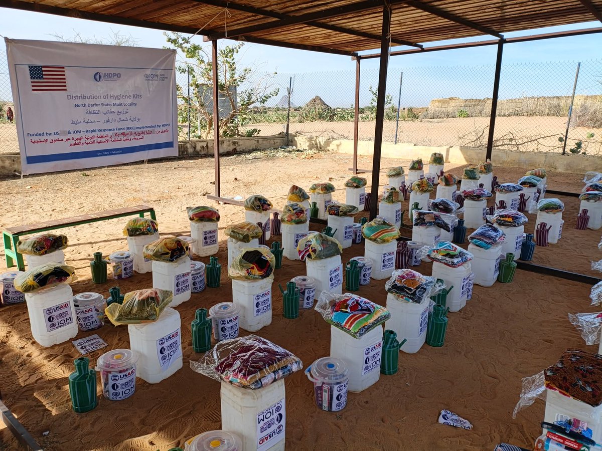 HDPO12's tweet photo. HDPO launched the distribution of 350 dignity kits for vulnerable women and girls across IDP camps and vulnerable host communities in Mellit, North Darfur.

📦 On 11 Mar 2026, 83 kits were distributed at Al-Abbasi (B) IDP Camp (50 to IDPs, 33 to vulnerable host community families). Distribution will also reach Al-Wahda, Al-Thanawiya, and Al-Guba.

Implemented with @IOMSudan and funded by the @StateDept

#HDPO
 #Protection
 #GBV 
#Sudan