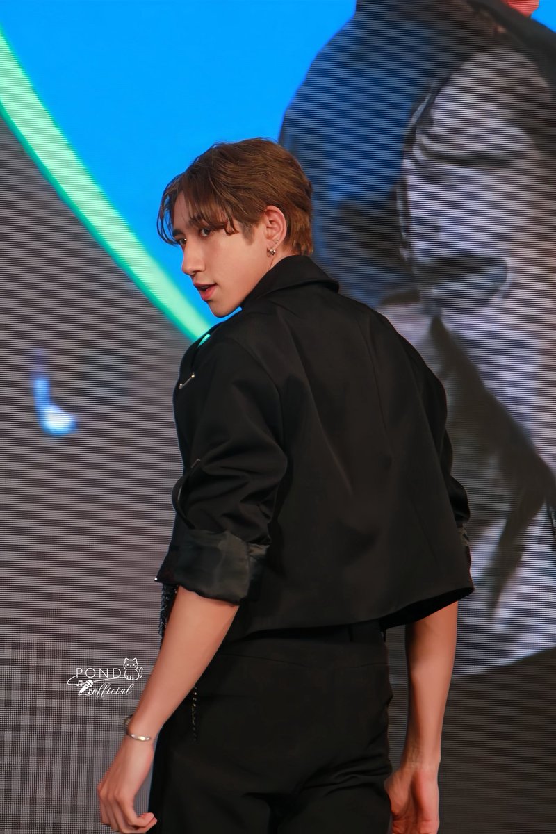 _Pondofficial's tweet photo. You look dangerous… to my heart🤍✨
@huexpondcompass 

#COMPASS
#pondporamet 
#ปอนด์ปรเมศวร์ 
#compassdfientertainment 
#huexponddcompass https://t.co/b3tuG0WvKI