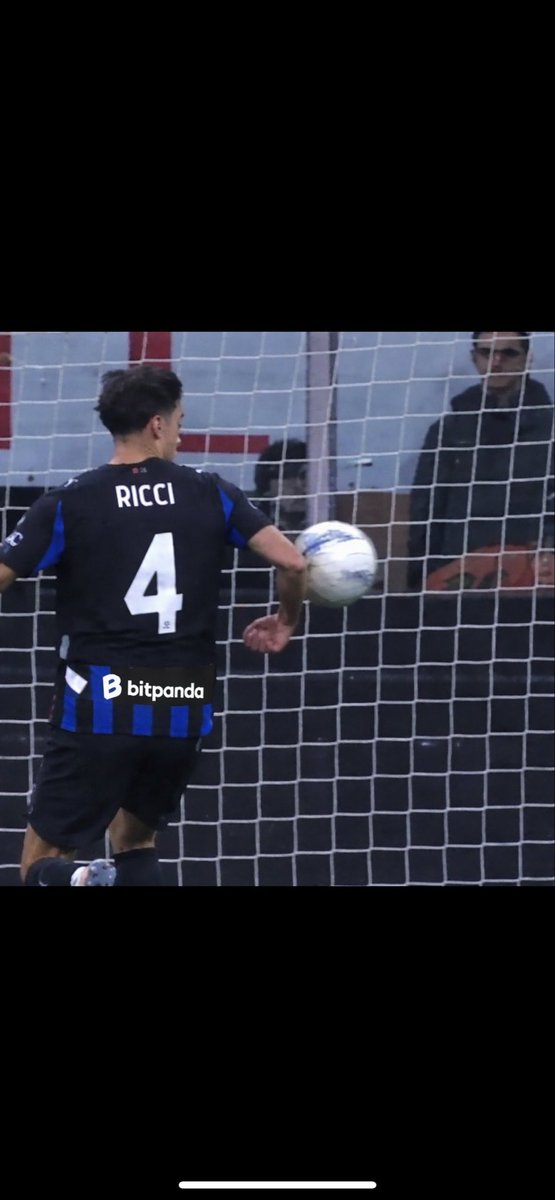 Spaagnooo's tweet photo. @MemoriesMilan In questo caso sarebbe stato rigore netto, marotta league, marotta comanda la serie A, ribelliamoci e protestiamo. Vi state rendendo ridicoli quest’anno, godete delle vittoria che poi a maggio vi torna tutto in culo https://t.co/VT88SjpeJa