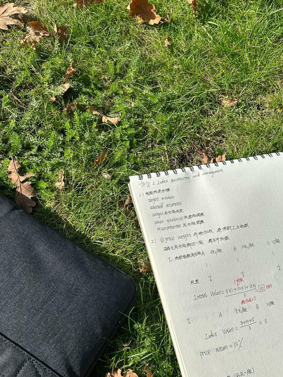 Liz Auu Scubcrs tweet media