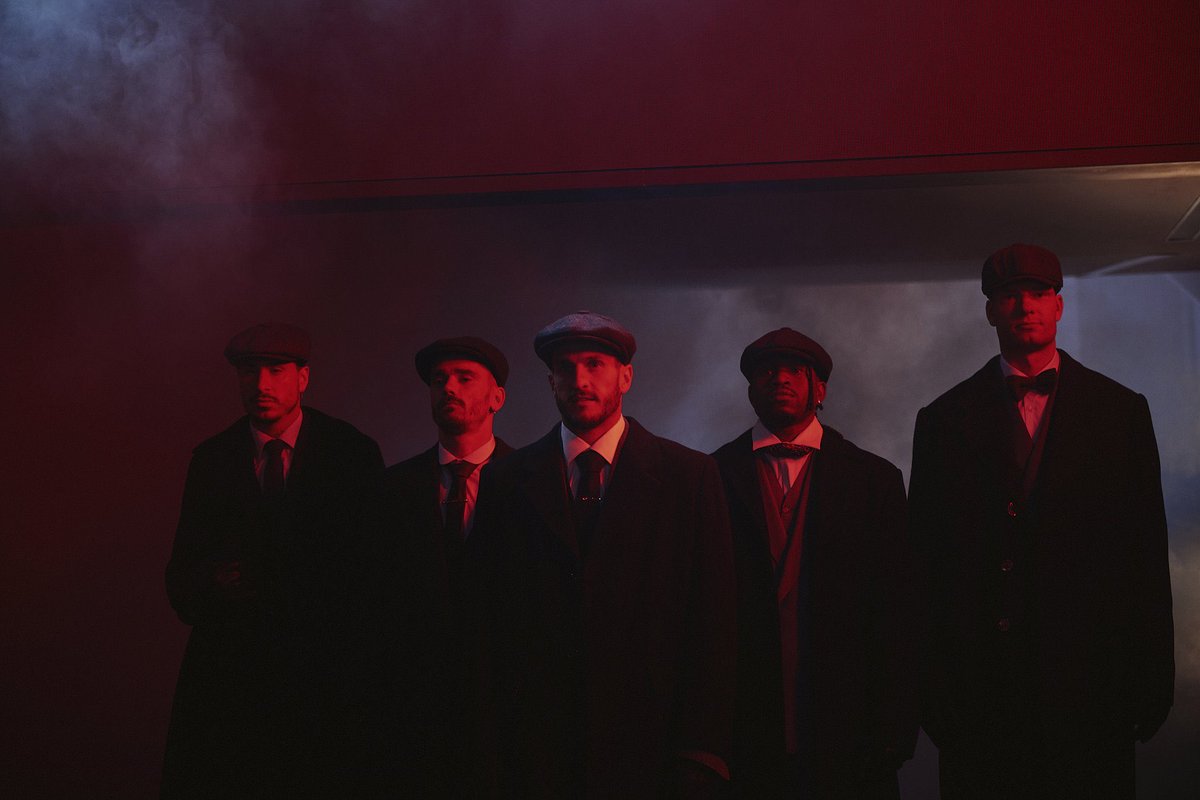 La alianza entre el #Atleti y los #peakyblinders es simplemente brutal. La mejor serie de <a href="/NetflixES/">Netflix España</a> de largo y el mejor equipo. ¿Qué más se puede pedir?