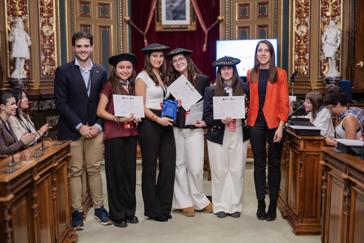 Botikazar tweet media