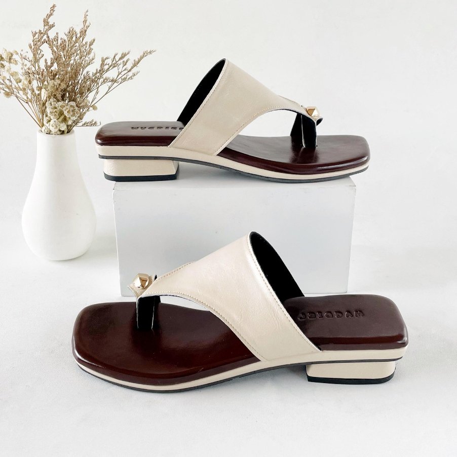 sunflowerrss_07's tweet photo. 1. Magdiel Camora Heels Sandal Hak Wanita 3 cm
https://t.co/h106hHoAFA

💸 Rp 90.250 https://t.co/gyrNyZ3WJO