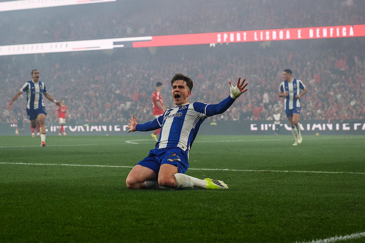 fcportopress's tweet photo. Clubes da Premier League e Atlético Madrid estão a monitorar Oskar Pietuszewski e podem pagar a cláusula de rescisão de 60M€.
É esperado que Pietuszewski fique, pelo menos, mais uma temporada no FC Porto.
[@wlodar85]

#FCPorto https://t.co/mpIIbqacUR