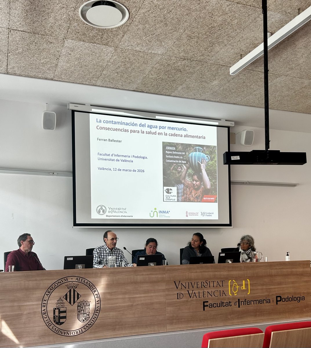 Fac_Infermeria-Podologia_UV tweet media