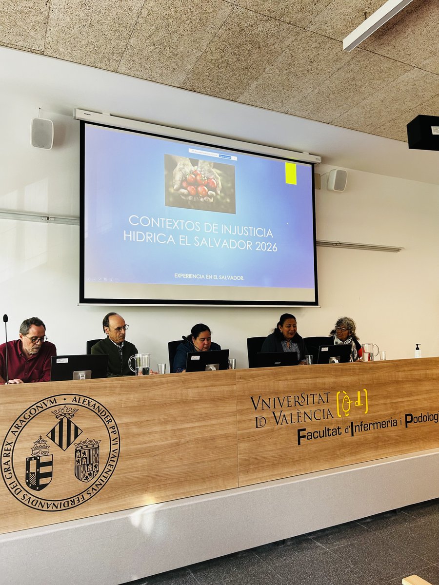 Fac_Infermeria-Podologia_UV tweet media