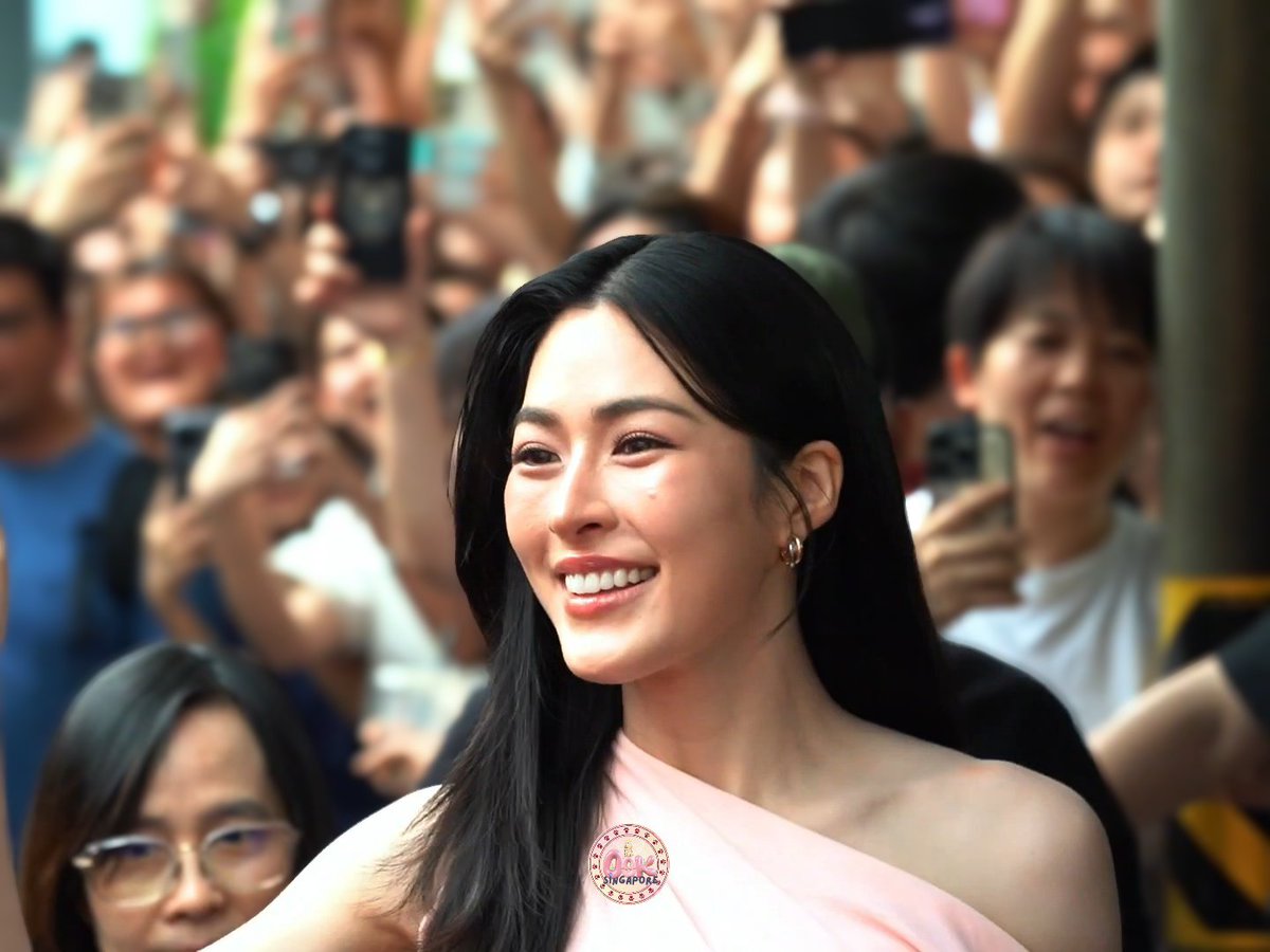 Thanks <a href="/Sinnkawa134013/">Sinnkawa Official</a> for bringing Lingling to Singapore today and providing the fans with refreshments earlier ❤️

LINGLING X SINNKAWA SG 
#LingHappySinnkawa1stAnn
#LinglingKwong #หลิงหลิงคอง