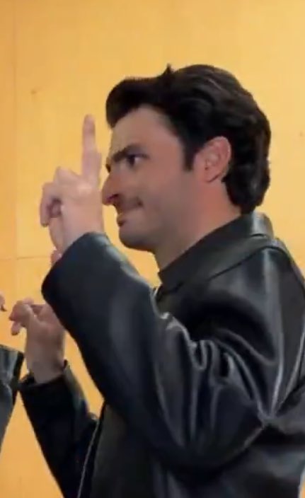 btw this man is turning 32 this year😭😭🤏🏽