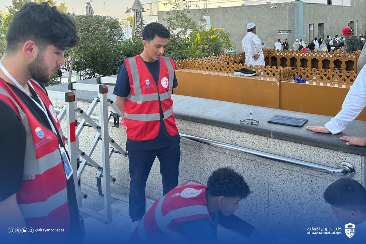 alrayancolleges's tweet photo. خلال تواجد متطوعي #كليات_الريان_الأهلية في #مسجد_قباء لتقديم الخدمات الإسعافية، ضمن مشاركتهم التطوعية مع #هيئة_الهلال_الأحمر_السعودي لخدمة ضيوف الرحمن خلال شهر رمضان المبارك 🌙 https://t.co/UF8FggRSt3
