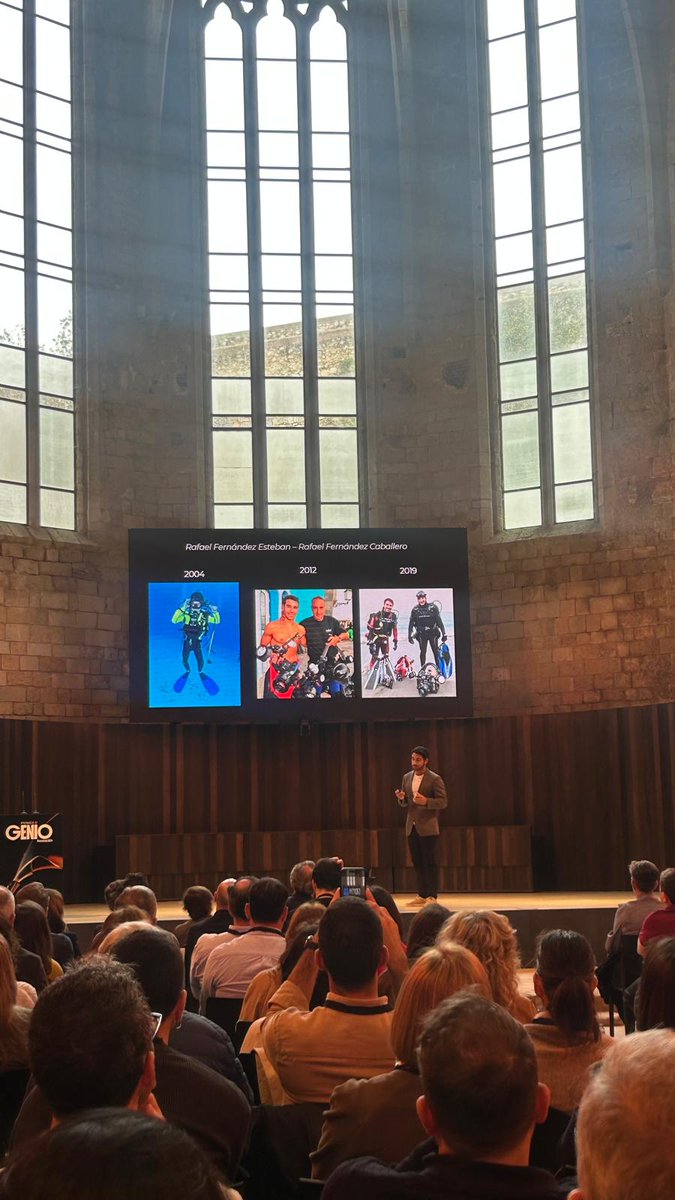 PremiosGenio's tweet photo. 𝐏𝐎𝐍𝐄𝐍𝐂𝐈𝐀𝐒 | #GironaGENIOInnova
Javier Hernanz, exdeportista de élite y presidente de la @RFEPiraguismo, ha arrancado con esas palabras: "Todo lo que sucede, conviene” y ha hablado sobre el poder de la derrota. https://t.co/L2fB65kz3J