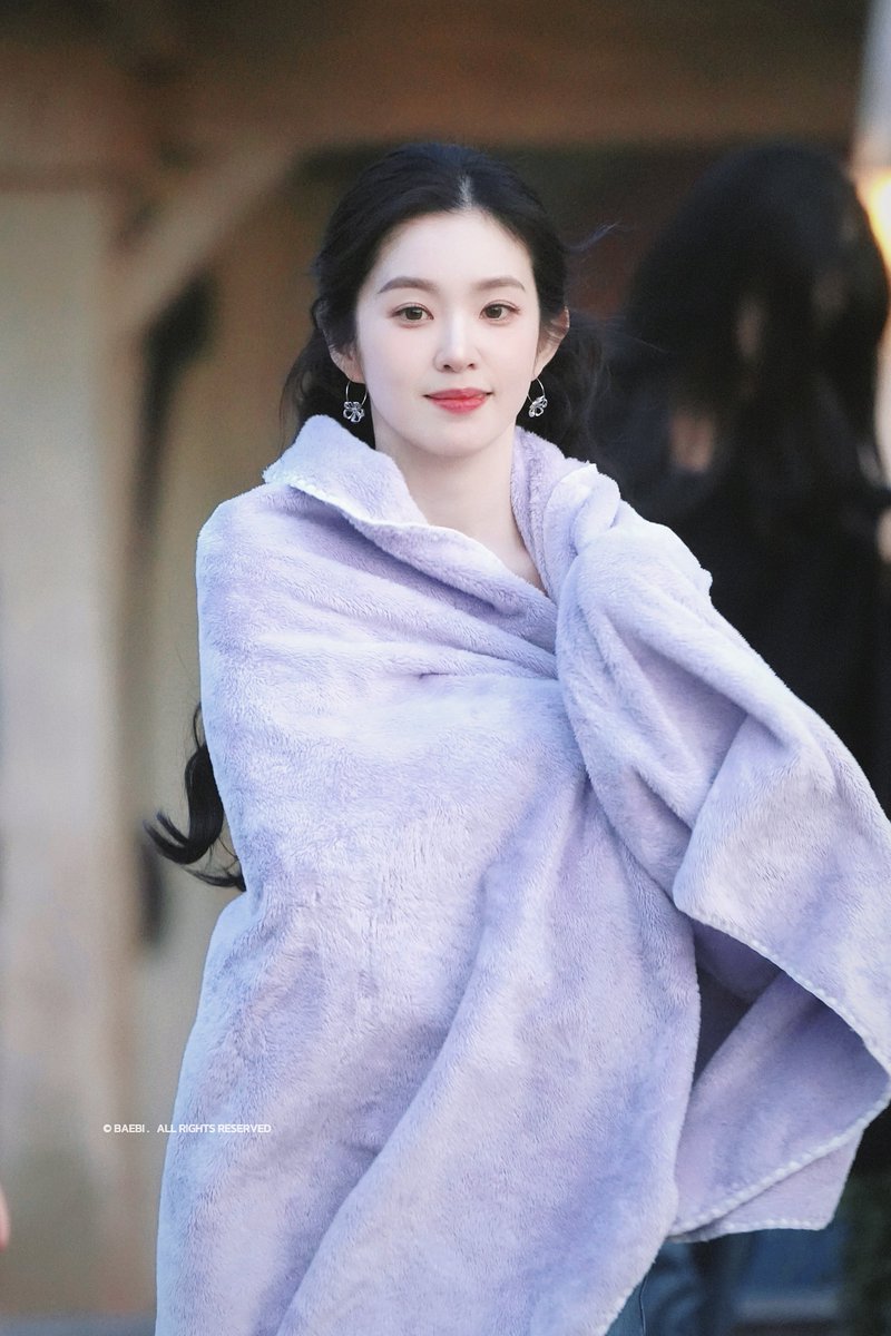 Baebirene_0329's tweet photo. 260312 덕밥집
🐰💜
#아이린 #IRENE https://t.co/QOCEGOqj0r