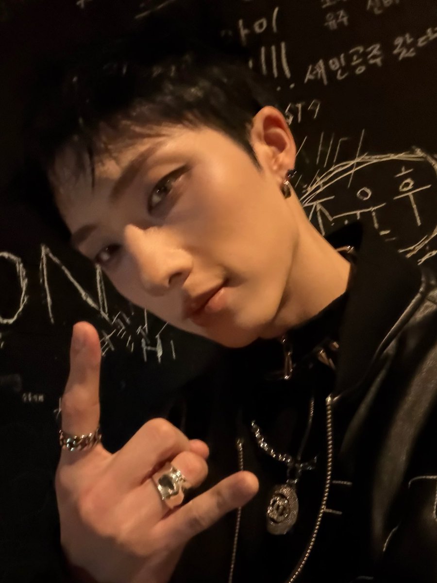 P1Harmony tweet media