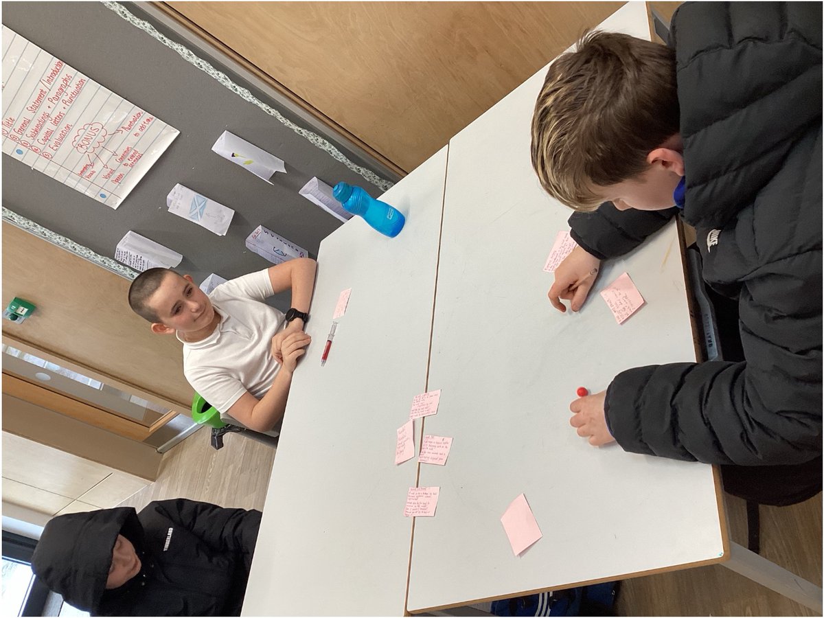 moorparkps's tweet image. P7 enjoyed some "Veterinary Care" stations after their #BritishScienceWeek2026 Live Lesson!

Analysing X-ray results, diagnosing illnesses, identifying treatments + matching footprints to the correct animal 🩺

#TeamMoorpark