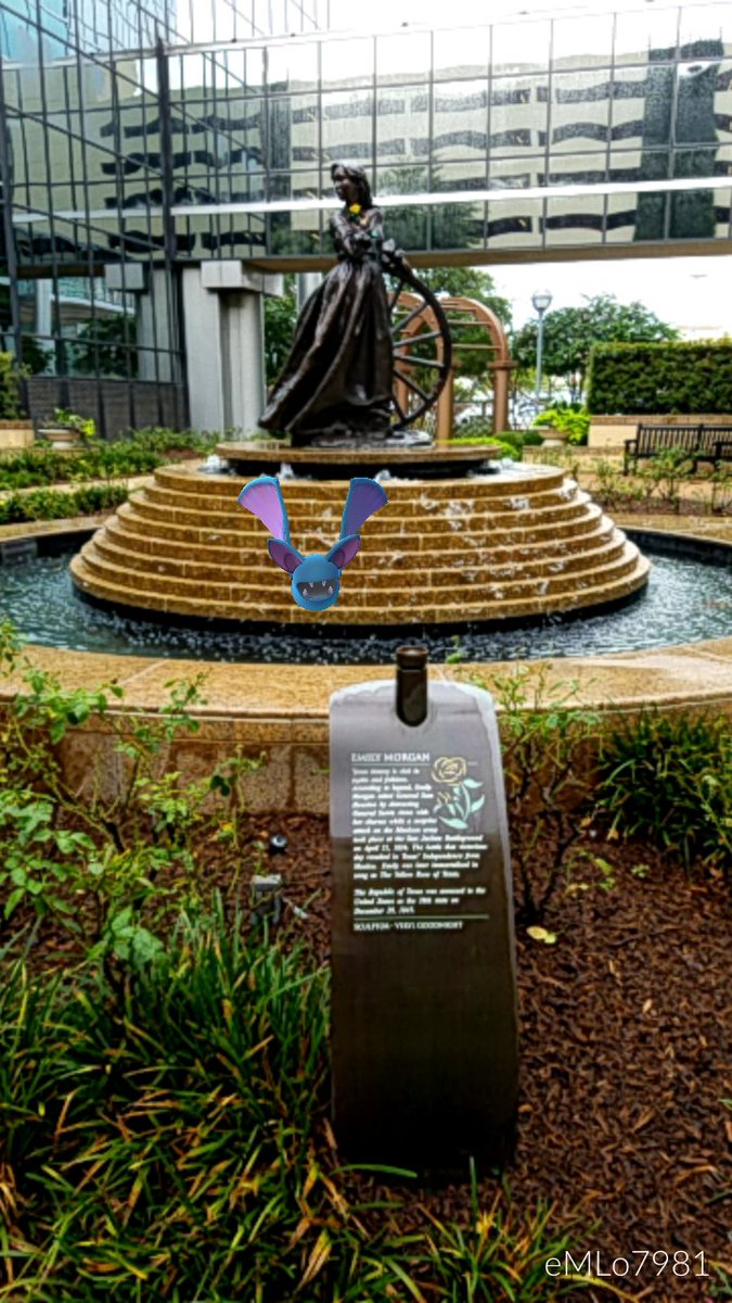 eMLo @🏡 tweet media