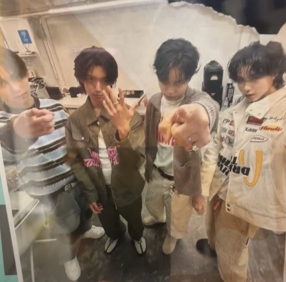 iiso ✶ tweet media