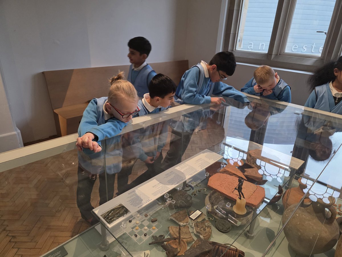 Gaskell Readers tweet media