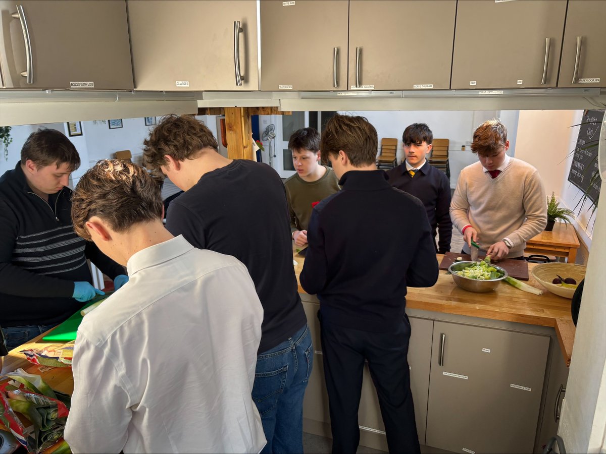 worthschool's tweet image. Year 12 students have been volunteering their time to prepare dinner for the Alpha Course held at St John’s Church in Crawley, part of the Church Crawley group of churches and long-term partner of Worth.
#outreach #crawley #church #volunteering