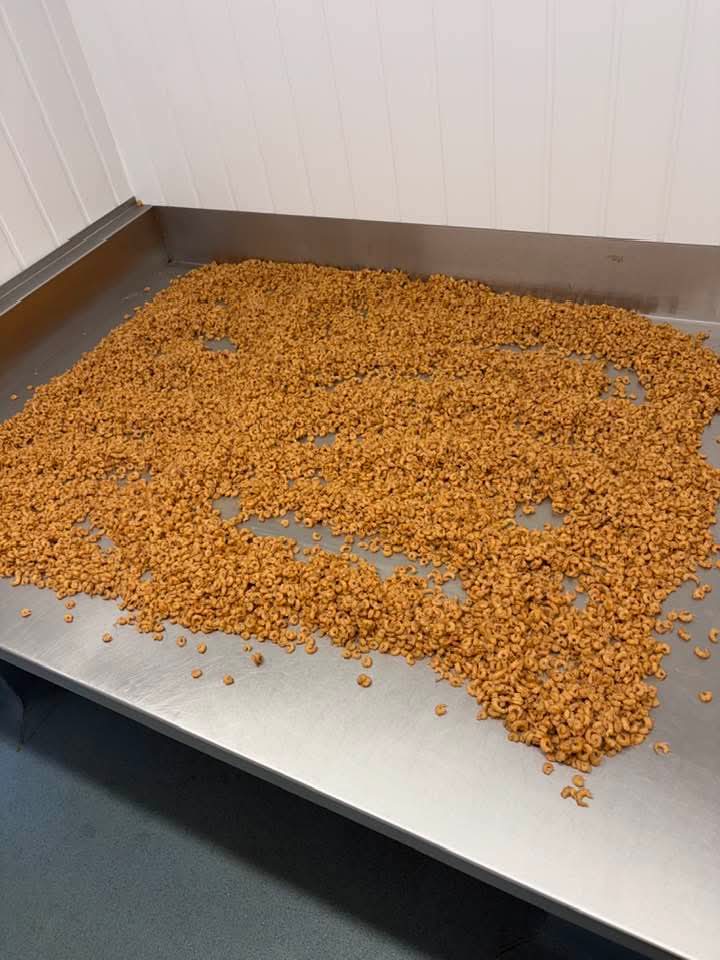 hiddensouthport's tweet image. Superior #Southport Shrimps, being potted in #Marshside by Christian Peet of Southport Seafoods 👌🏼😎 pottedshrimps.co.uk