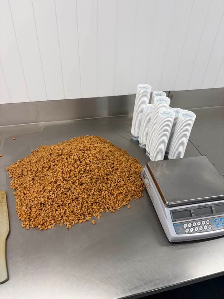 hiddensouthport's tweet image. Superior #Southport Shrimps, being potted in #Marshside by Christian Peet of Southport Seafoods 👌🏼😎 pottedshrimps.co.uk