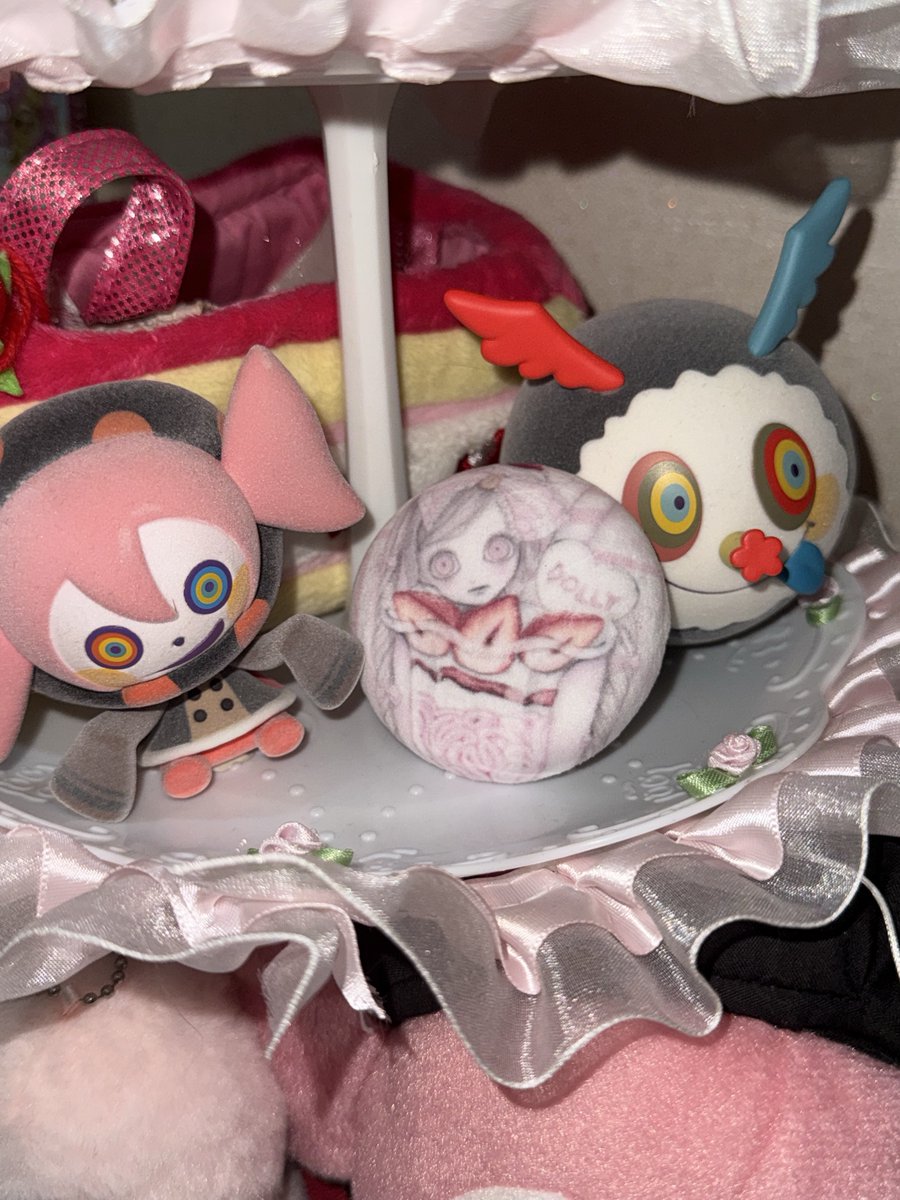 🕷🎀 tweet media