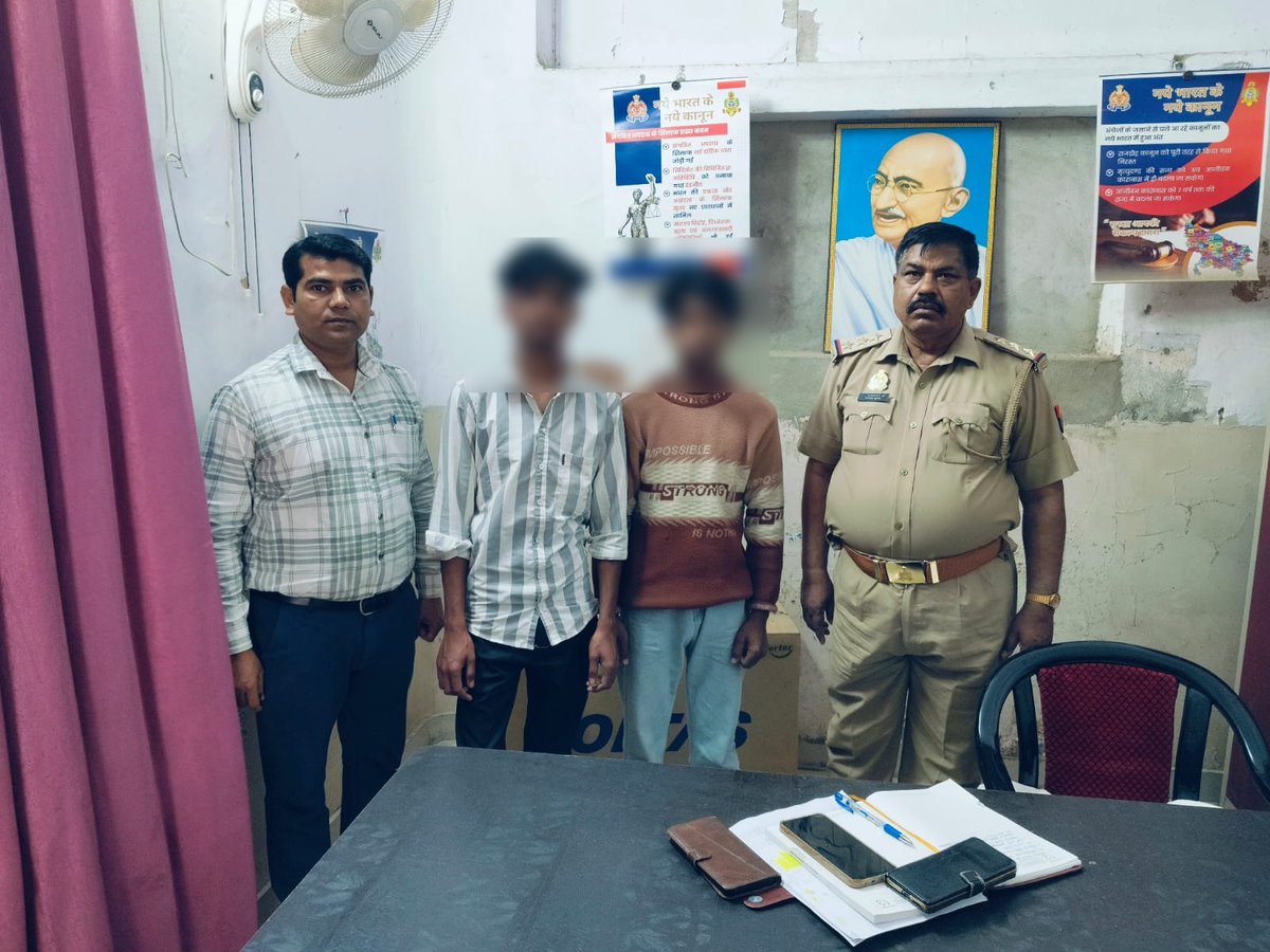 gorakhpurpolice's tweet photo. #gorakhpurpolice
#sspgorakhpur के निर्देशन में बालश्रम एवं भिक्षावृत्ति रोकने के अभियान के तहत #Ps_AHT टीम द्वारा 02 नाबालिग बालकों को बाल श्रम करते हुए पाए जाने पर रेस्क्यू किया गया व सिटी चाइल्ड हेल्प लाइन जनपद गोरखपुर को अग्रिम कार्यवाही हेतु सुपुर्द किया गया ।
#UPPolice https://t.co/jkCqQAAGdd