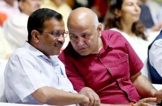 Breaking 

अरविंद केजरीवाल और मनीष सिसोदिया सहित कई नेताओं ने दिल्ली हाई कोर्ट के मुख्य न्यायाधीश को पत्र लिखकर Excise Case की सुनवाई जस्टिस स्वर्ण कांता शर्मा की बेंच से हटाने की मांग की है।
याचिकाकर्ताओं का कहना है कि,

क्योंकि जस्टिस स्वर्णकांत शर्मा के रवैये में हमेशा पक्षपात