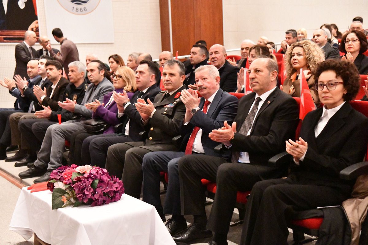 IlceKesan's tweet photo. Milletimizin bağımsızlık ruhunu, imanını ve vatan sevgisini en güçlü şekilde dile getiren İstiklal Marşı'mızın kabulünün 105. yıl dönümü kutlu olsun.🇹🇷 @TCNufus @itasyapan @KsnKaymakamligi @meltembal1212 https://t.co/ZMVaKGotEw