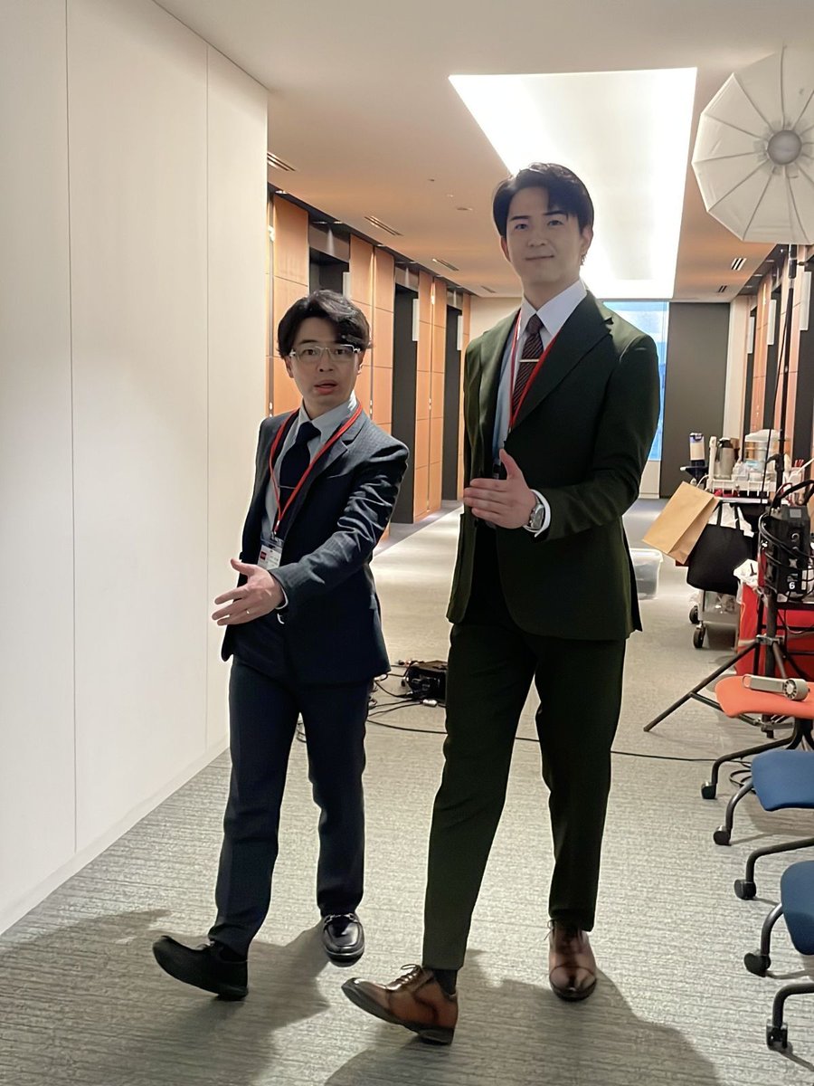 【 #カレ猫 オフショット🐾】
｡.🐾…………………………………………………｡
3月14日(土)23時40分～第2話(最終回)！
土ドラ特別企画「元カレの猫を、預かりまして。」
｡.…………………………………………………🐈.｡
撮影中のオフショットをどどーんと大公開📷